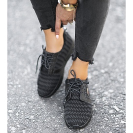 Černá lehká sportovní obuv PH-16 1