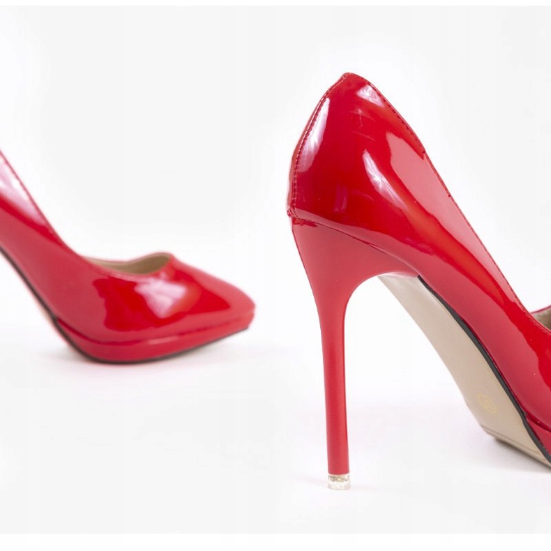 Červené klasické špendlíky 0108-5 2