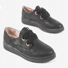 Černé tenisky na klínku H-18 černá 1