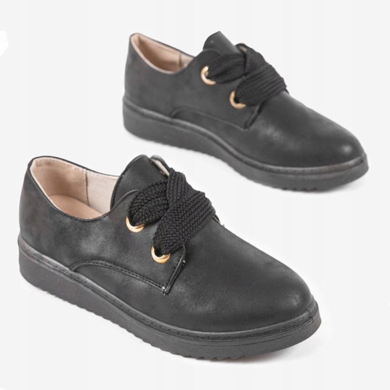 Černé tenisky na klínku H-18 černá 1