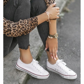 Bílé klasické dámské tenisky TH68-1 bílý 1