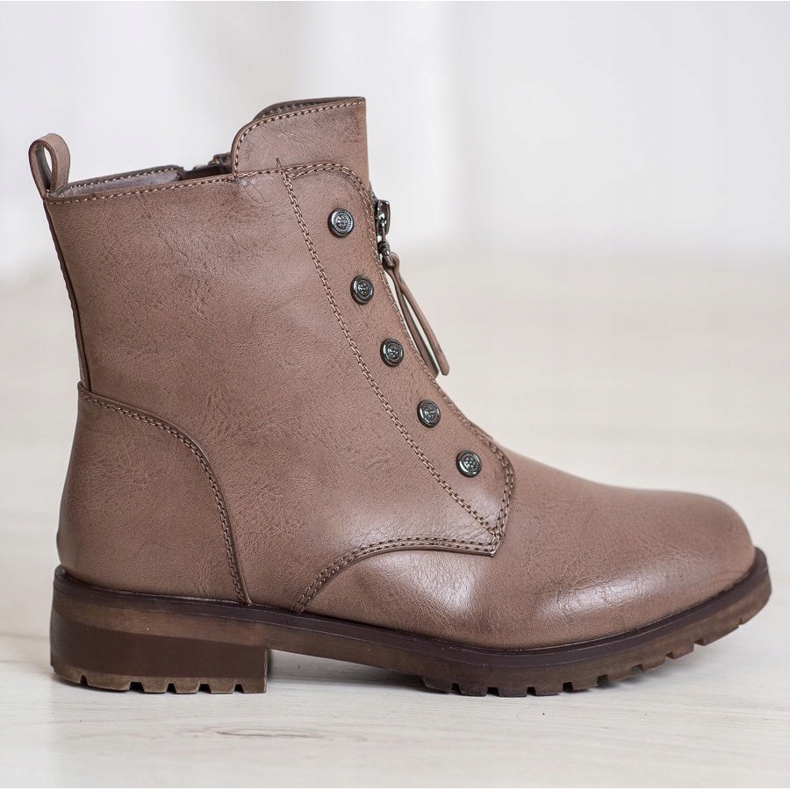 J. Star Pracovníci na jezdci béžový 2