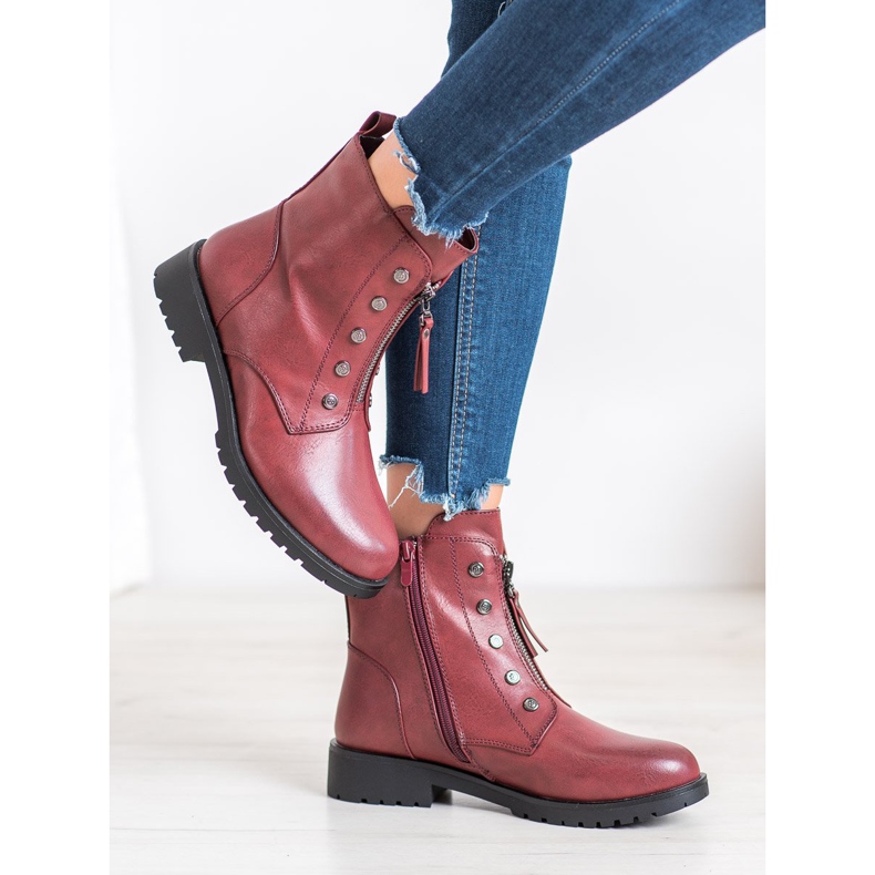 J. Star Pracovníci na jezdci červené 2