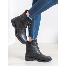 J. Star Pracovníci na jezdci černý 1