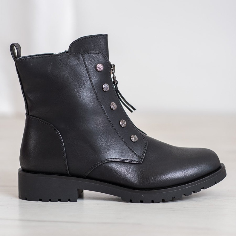 J. Star Pracovníci na jezdci černý 2