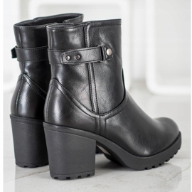 J. Star Teplé boty na sloupku černý 1