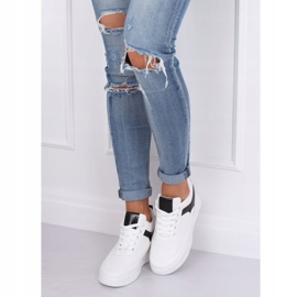 Bílé sportovní boty s klínky 85-429 BÍLÁ / ČERNÁ bílý 2