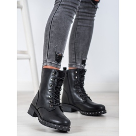 J. Star Přicházející dělníci s krystaly černá 1