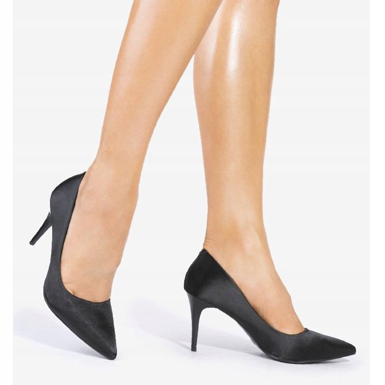 Černé lodičky na podpatku LEI-160 černá 1 Černé lodičky na podpatku LEI-160 černá 1