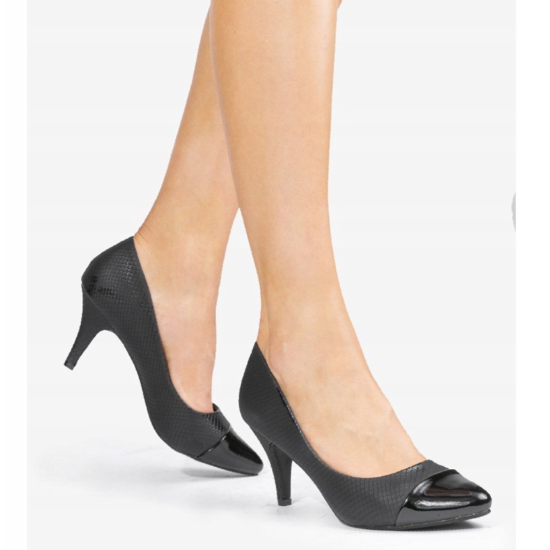 Černé lodičky na podpatku YS-437 černá 2