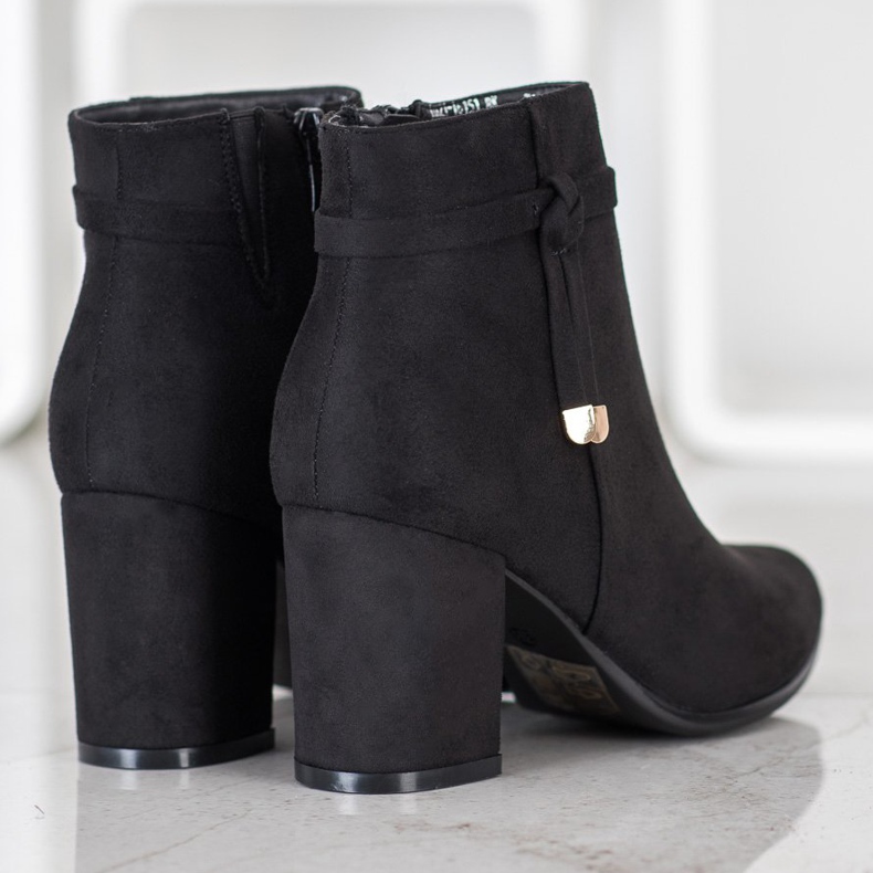 Elegantní kozačky VINCEZA černá 1