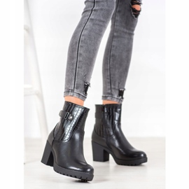 J. Star Teplé boty na sloupku černý 1