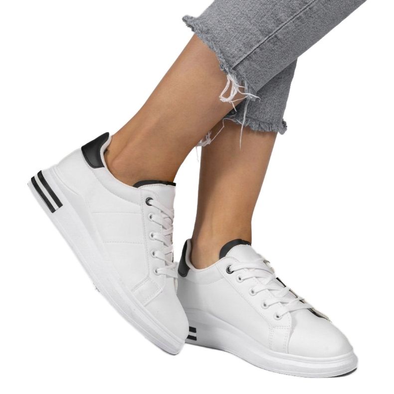 LG20 bílé klasické tenisky bílý černý 1