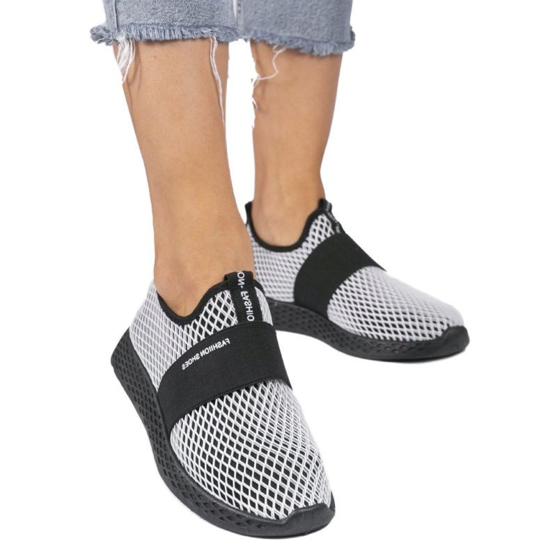 Černé sportovní nazouvací boty SJ1972-1 černá 1