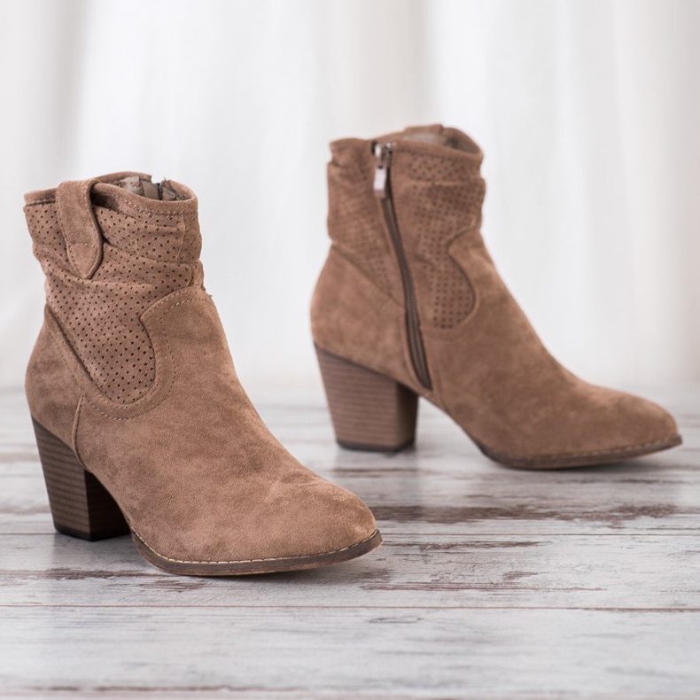 Bestelle Klasické prolamované kovbojské boty béžový 1