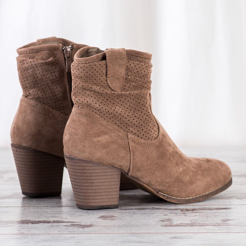 Bestelle Klasické prolamované kovbojské boty béžový 2