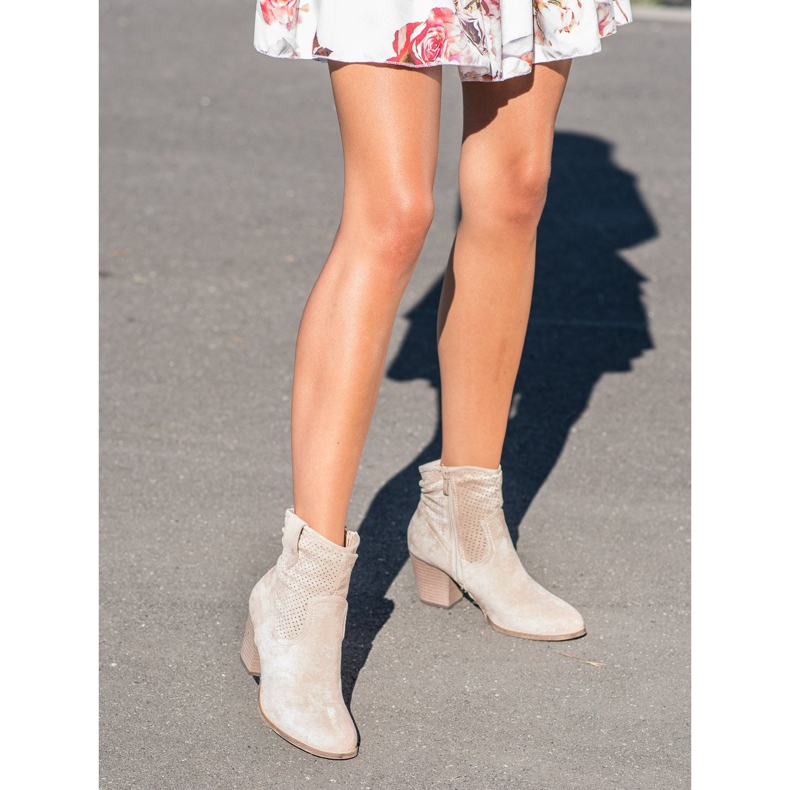 Bestelle Klasické prolamované kovbojské boty béžový 1