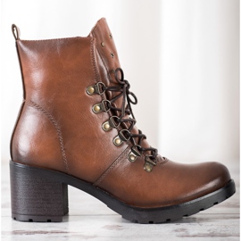 Pracovníci na příspěvku VINCEZA hnědý 2