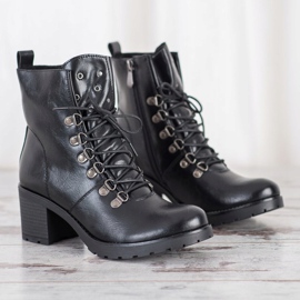 Pracovníci na příspěvku VINCEZA černá 1