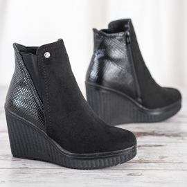 Goodin Boty na klínku černý 1