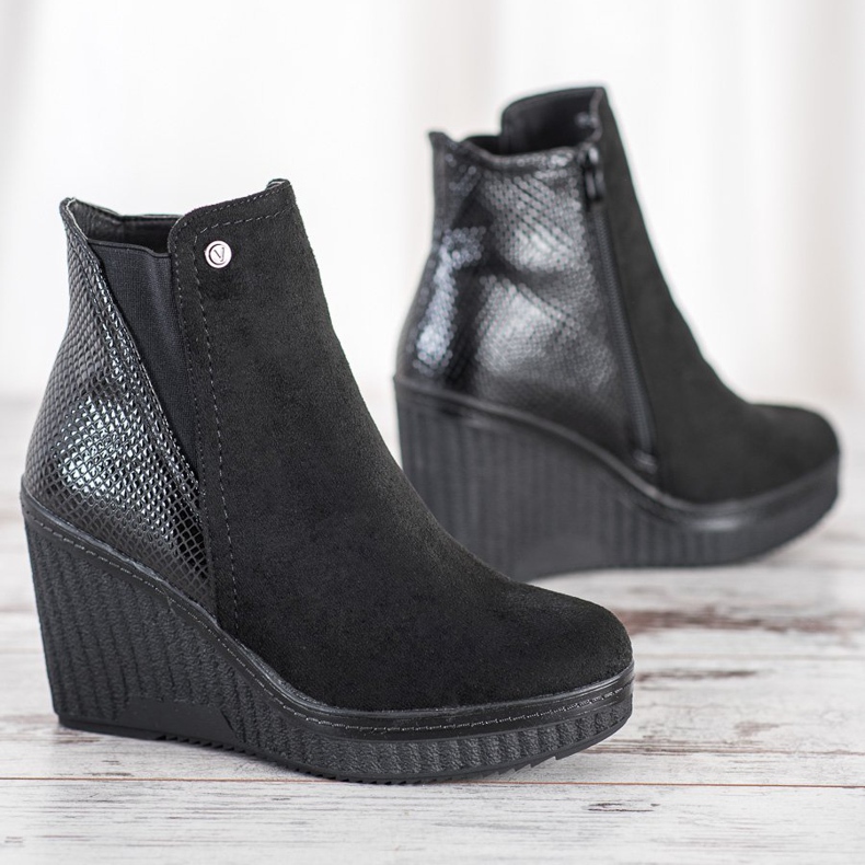 Goodin Boty na klínku černá 1