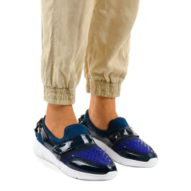 Tmavě modrá nazouvací sportovní obuv B120-3 námořnická modrá 1