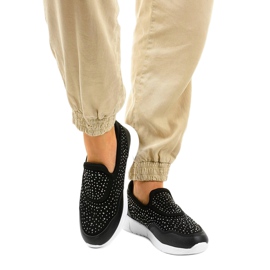 Černé a bílé nazouvací sportovní boty B84-1 bílý 1