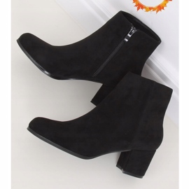 Černá Kozačky na nízkém podpatku L7196A Black černý 1