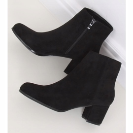 Černá Kozačky na nízkém podpatku L7196A Black černý 2