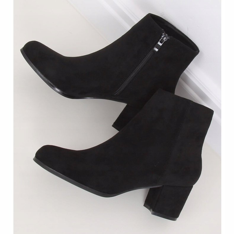 Černá Kozačky na nízkém podpatku L7196A Black černý 2