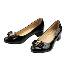 Černě lakované lodičky na sloupku GFA89 černý 2