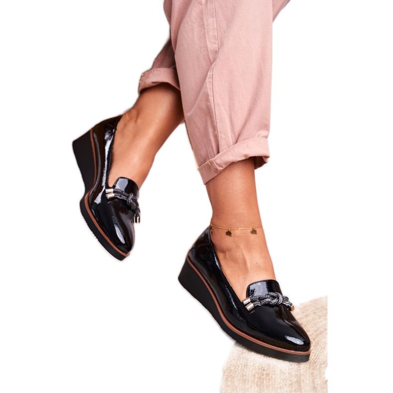 Vinceza Dámské černé mokasíny lakované na klínu Abba černá šedá 2