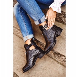 Černé dámské boty s výřezy Black Hampton černý 1