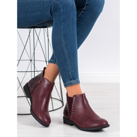 Small Swan Burgundsko Snake Print boty červené 1