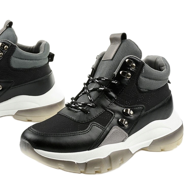 Černé módní sportovní tenisky z ekokůže Donatella černá šedá 1 Černé módní sportovní tenisky z ekokůže Donatella černá šedá 1