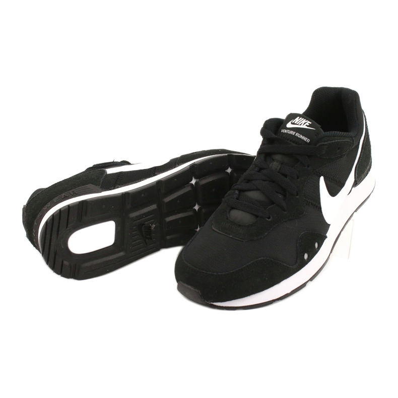 Boty Nike Venture Runner W CK2948-001 bílý černá 3