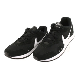 Boty Nike Venture Runner W CK2948-001 bílý černý 2