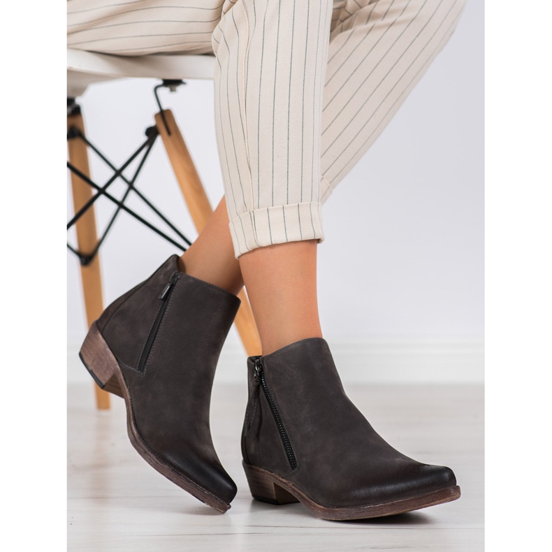 Kylie Kovbojky na jezdci hnědý 1