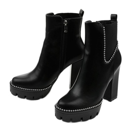 Černé kotníkové boty s elastickým zipem 18801-1 černá 2