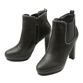 Šedé kozačky na sloupku se zapínáním na zip a cirkusovou gumou šedá 2