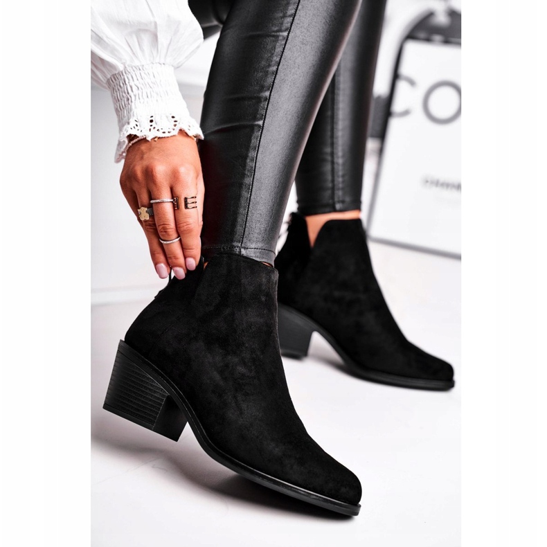 S.Barski Dámské kozačky na podpatku zateplené podzimní černé mléčné černá 1