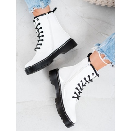 Vinceza Bílí dělníci bílý 1