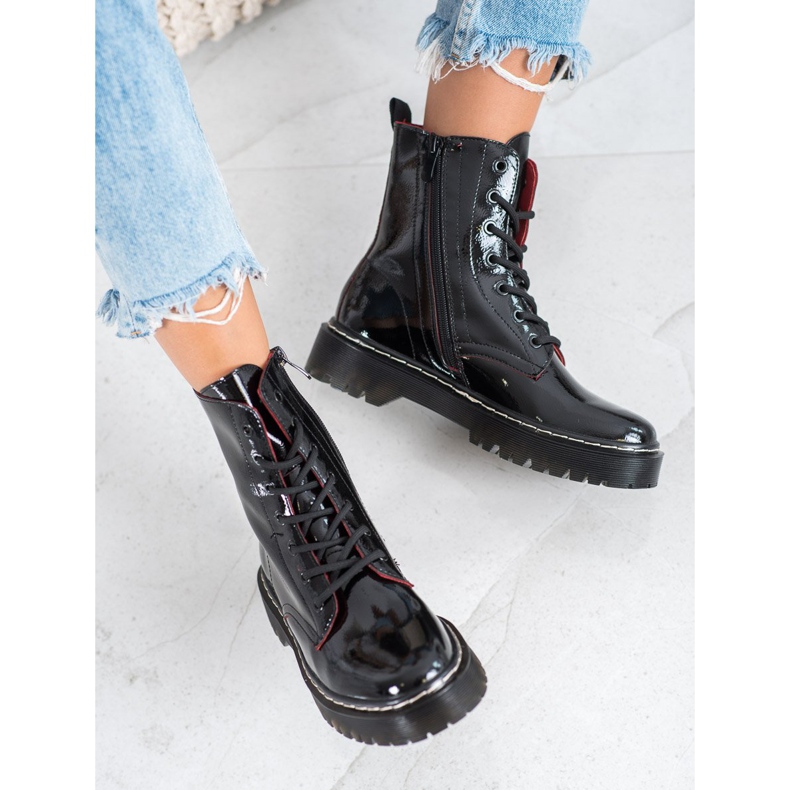 VINCEZA lakovaní dělníci černá 2