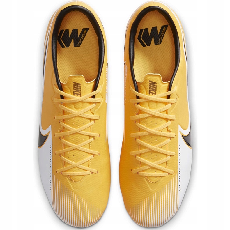Kopačky Nike Mercurial Vapor 13 Academy FG / MG AT5269 801 oranžový žlutá 1
