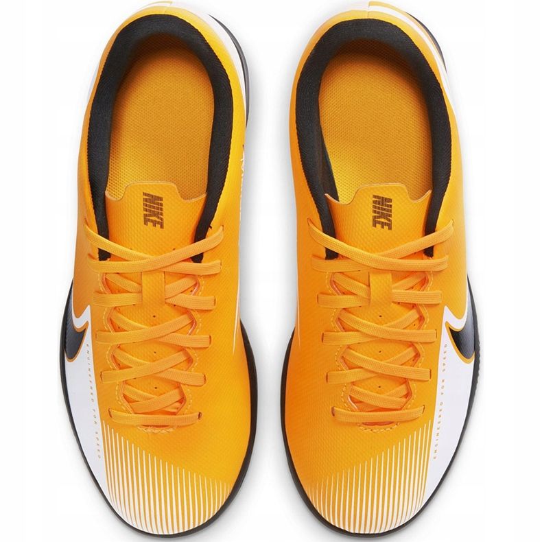 Kopačky Nike Mercurial Vapor 13 Club Ic Junior AT8169 801 pomerančový pomerančový 1