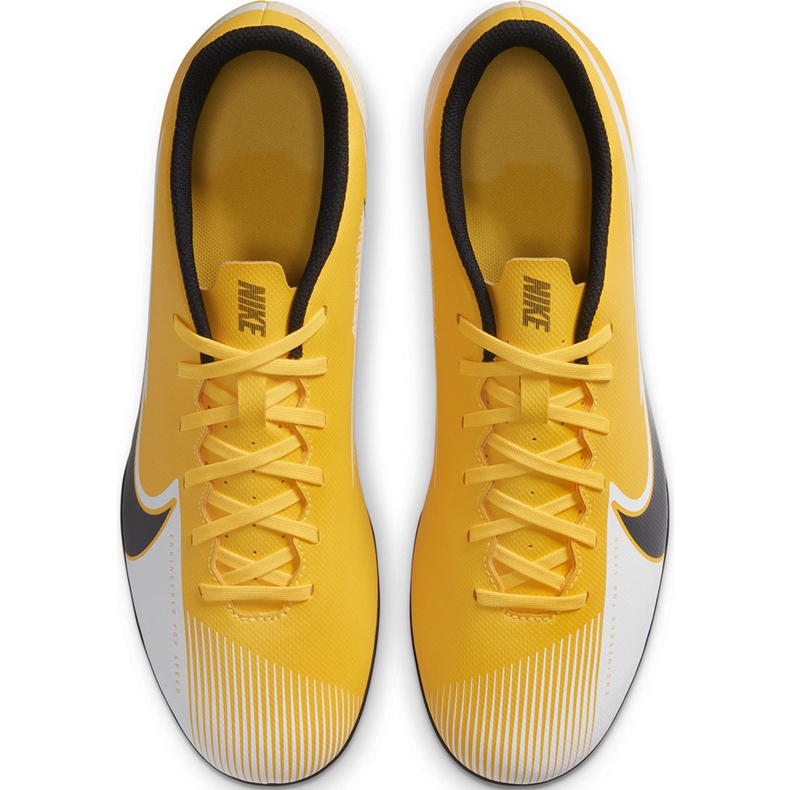 Kopačky Nike Mercurial Vapor 13 Club FG / MG AT7968 801 pomerančový žluť 1