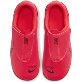 Kopačky Nike Mercurial Vapor 13 Club Mg PS (V) Junior AT8162 606 vícebarevný červený 1