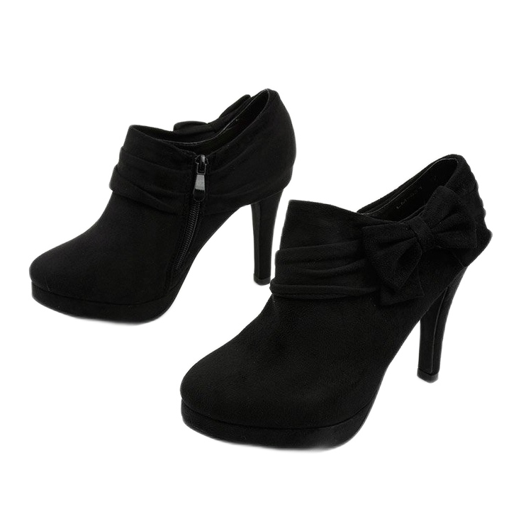 Černé kozačky na vysokém podpatku s elastickým Fharvixem černá 2