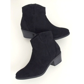 Černá Kozačky na nízkém podpatku černé 99-63 Černá 1