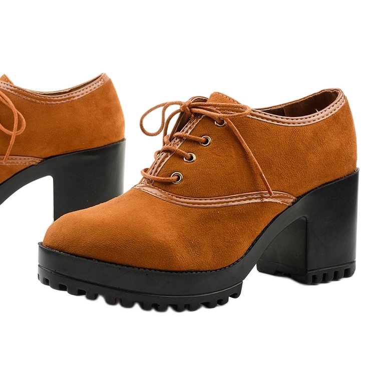 Velbloudí boty šněrované na bloku Clearfall hnědý 1